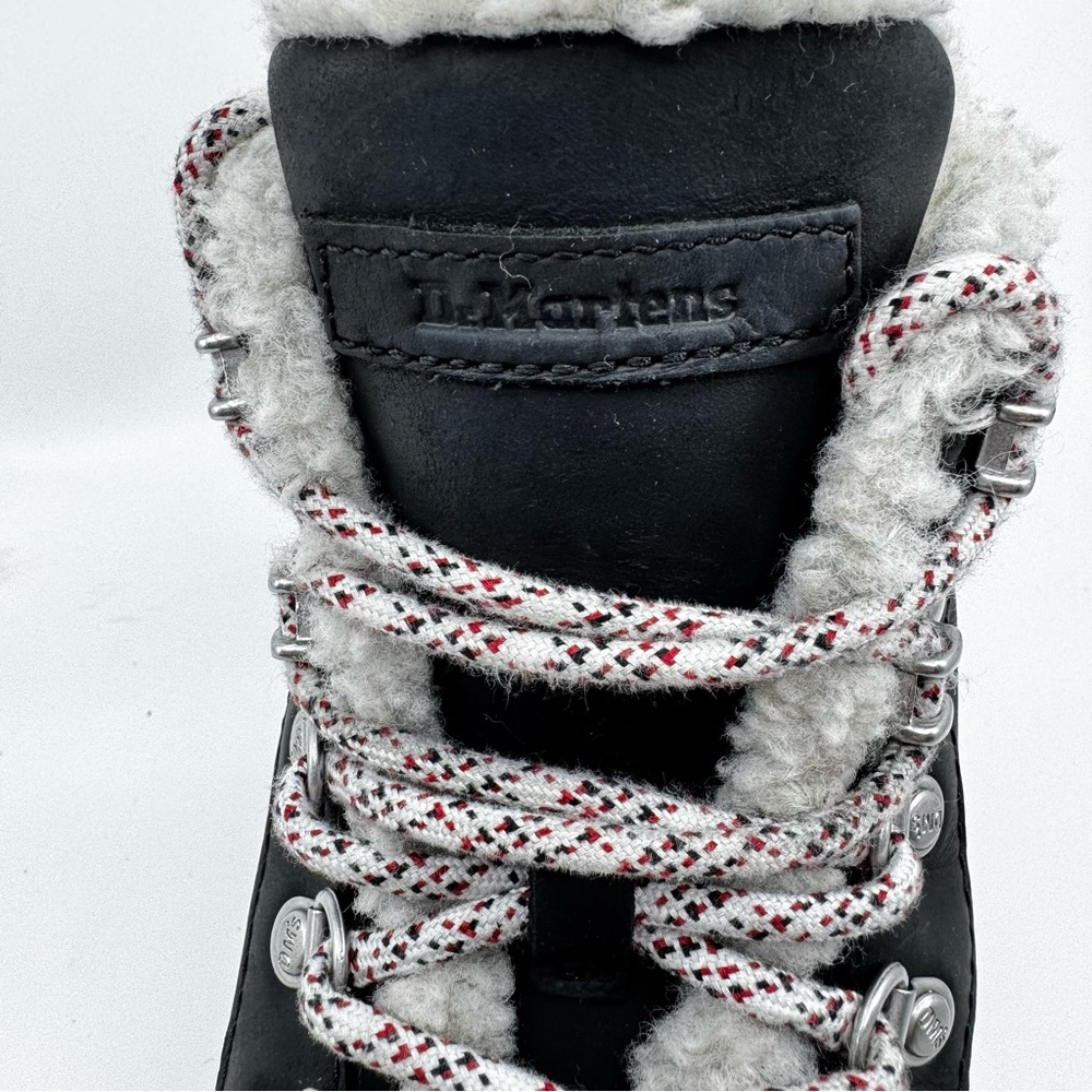 DR MARTEN’S COMBS FAUX SHEARLING LINED CASUAL BOOTS - Picture 6 of 12